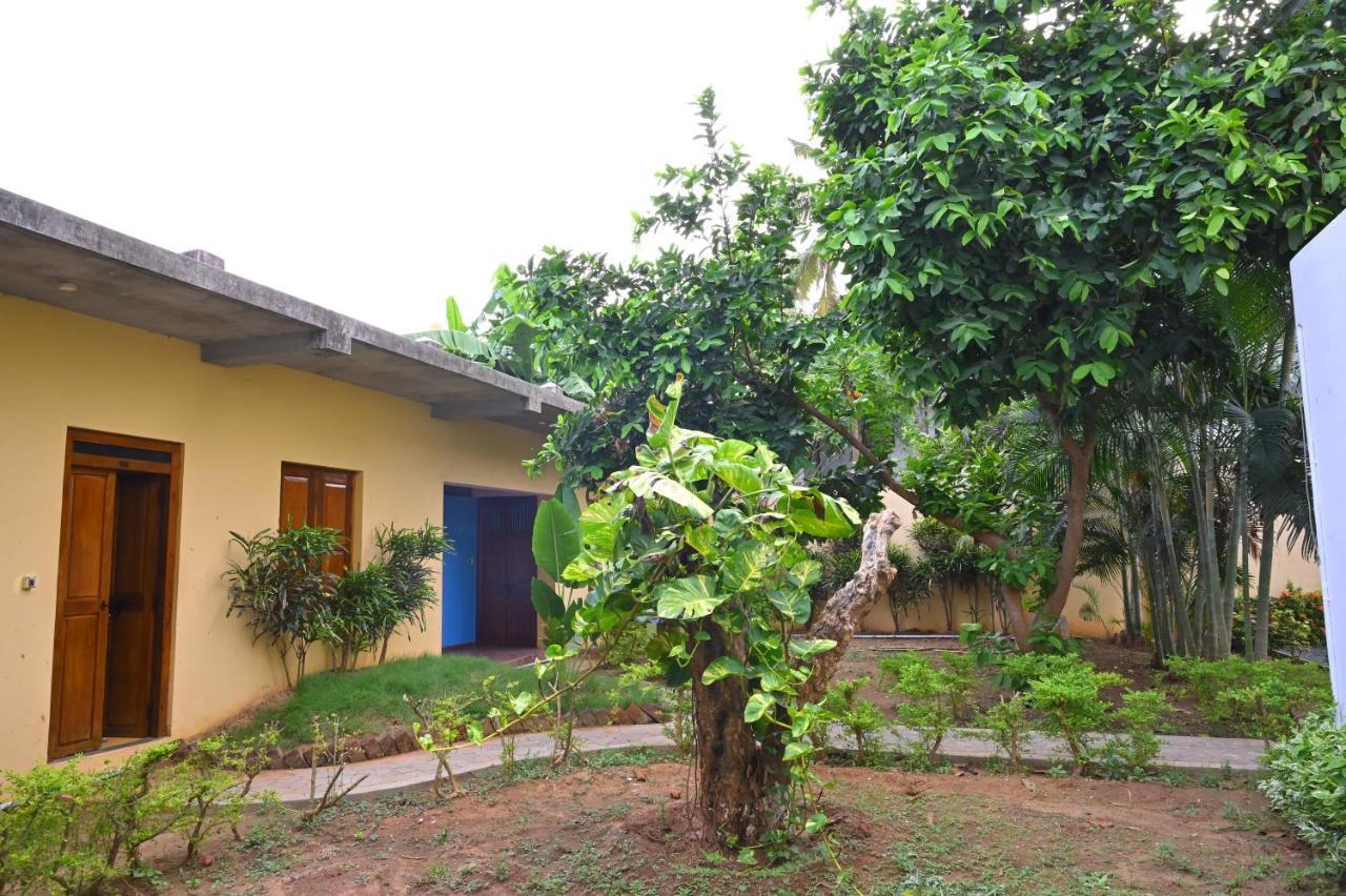 Les Boganveillea Heritage Guest House Auroville Extérieur photo